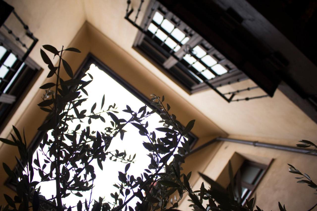 Quartier Leon Hostel Jabalquinto Exterior photo