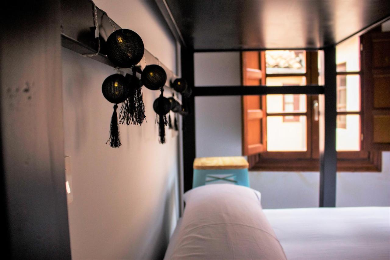 Quartier Leon Hostel Jabalquinto Exterior photo