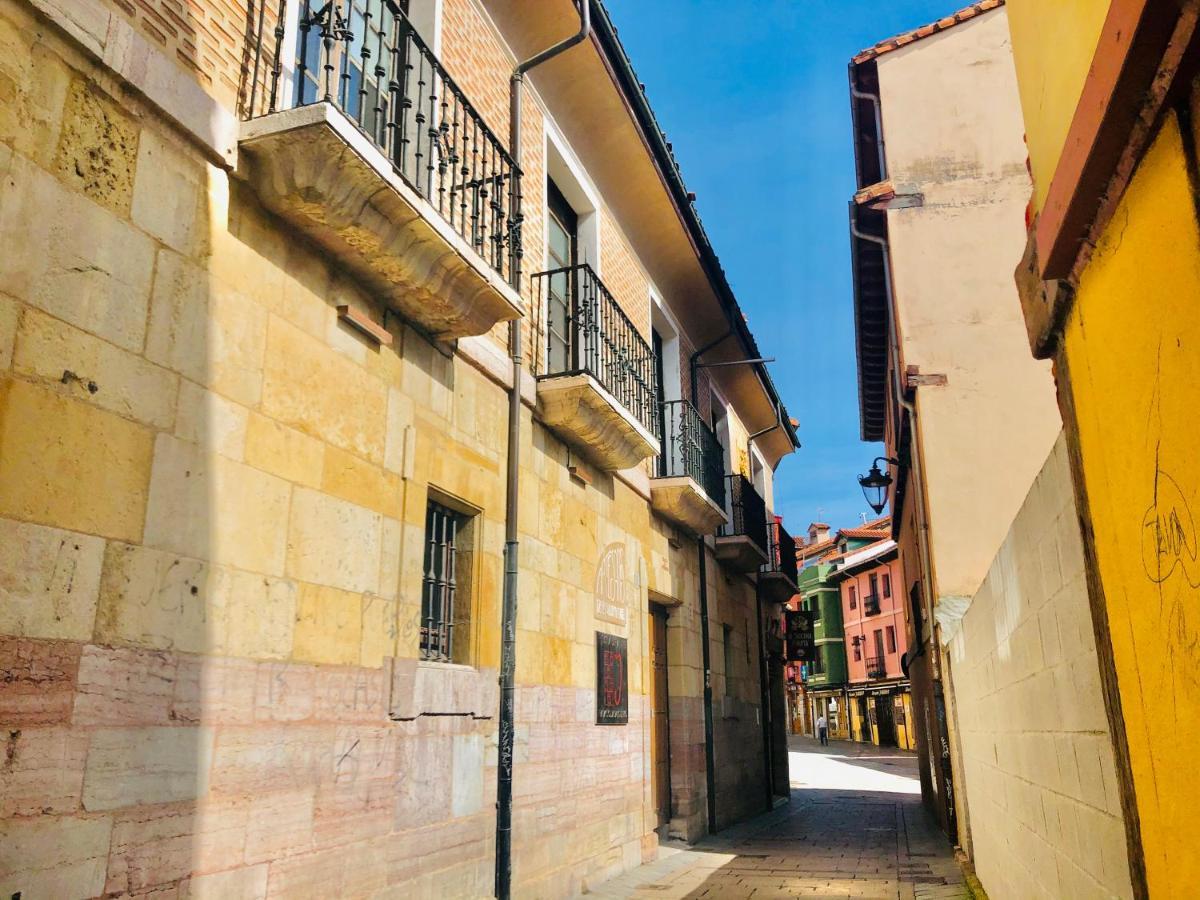 Quartier Leon Hostel Jabalquinto Exterior photo